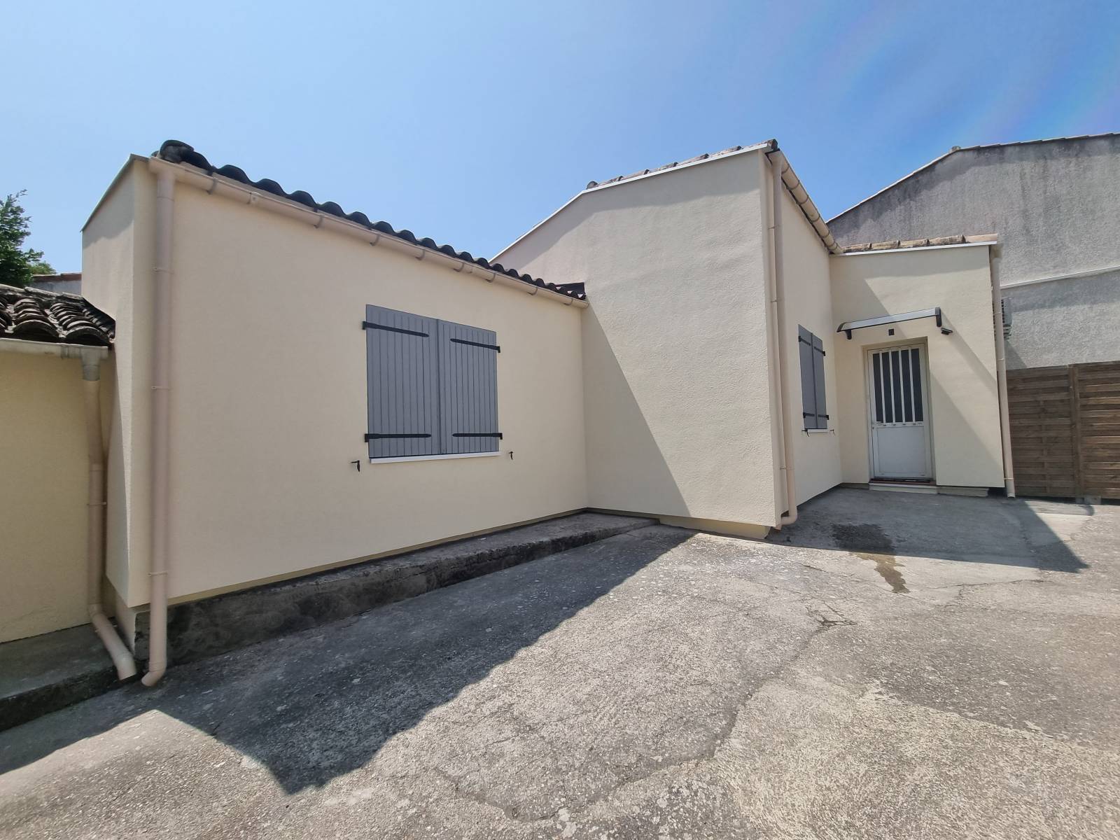 Entreprise RGE pour isolation thermique par l'extérieur en laine de roche dans le gard