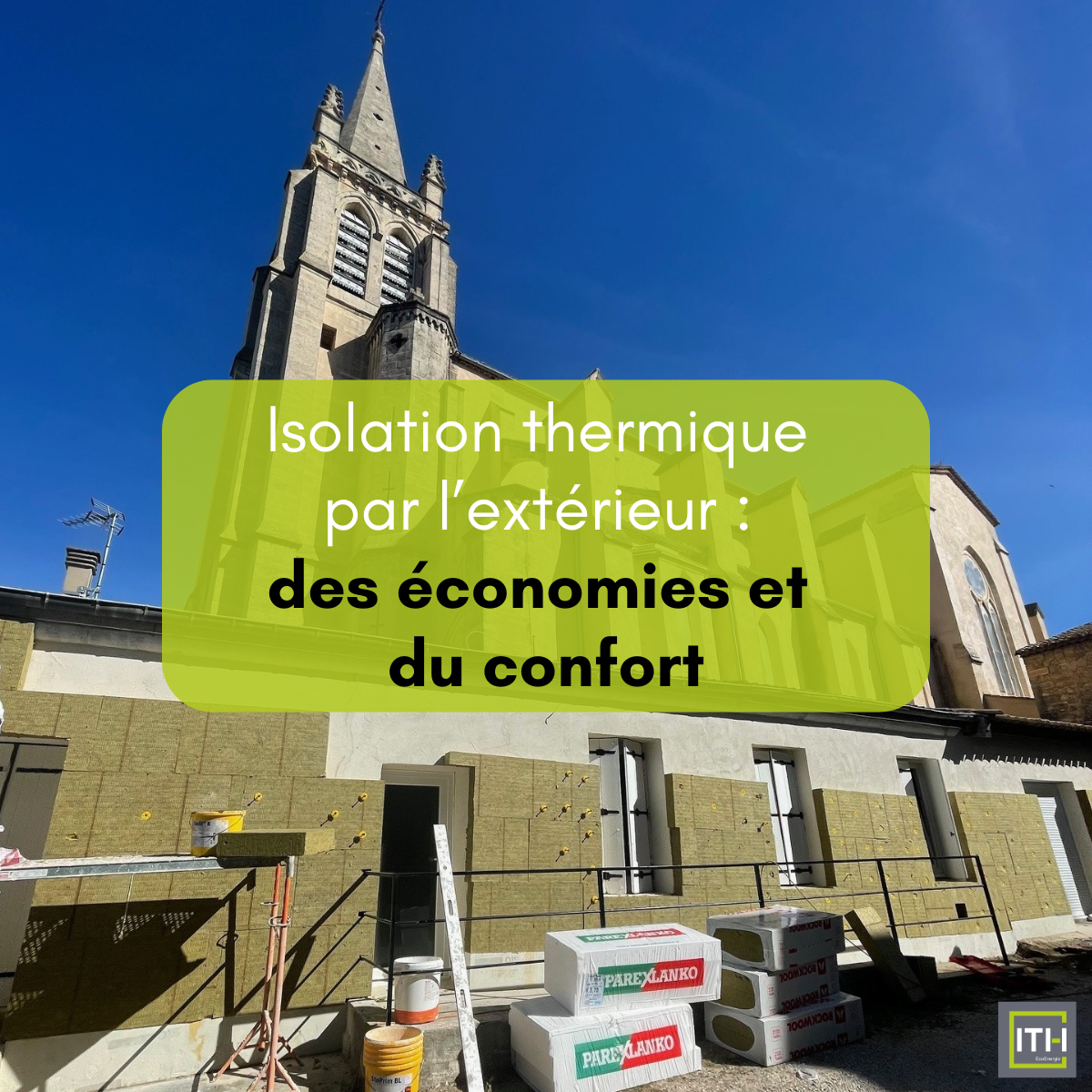 isolation thermique par l'extérieur à côté d'une église