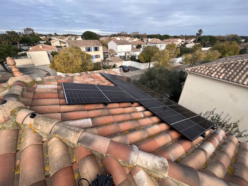Installation de panneaux solaires photovoltaïques sur petites toitures et parkings par ITH EcoEnergie à Avignon 
